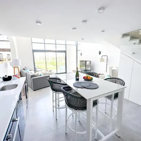 Beachfront Spacious Somabay Loft