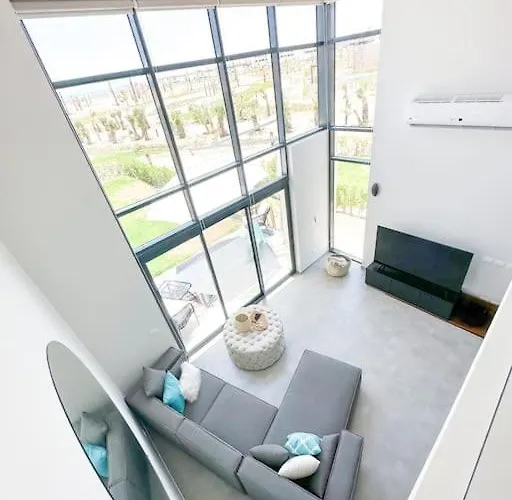 Alpesi faház Beachfront Spacious Somabay Loft Gurdaka