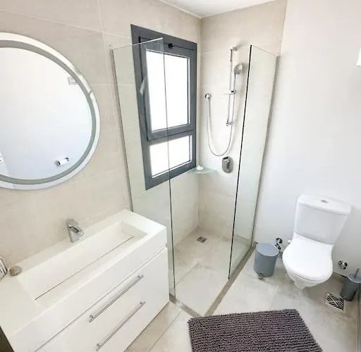 Beachfront Spacious Somabay Loft Gurdaka