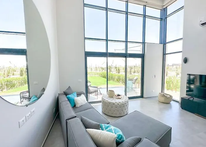 Beachfront Spacious Somabay Loft